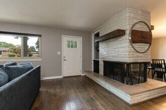 1936 E Greenwood St in Springfield, MO - Building Photo - Building Photo