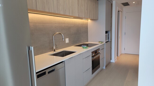 505 De L'escale Rue in Brossard, QC - Building Photo - Building Photo