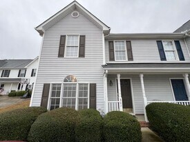 302 Center Heights Ct in Apex, NC - Building Photo