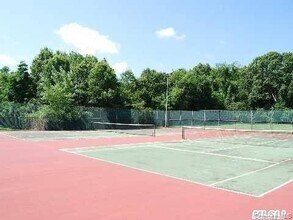 19 Sierra Ct in Coram, NY - Building Photo - Building Photo