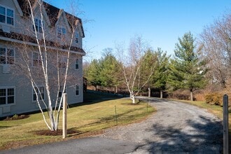 10 Tyler Way in Williston, VT - Building Photo - Building Photo