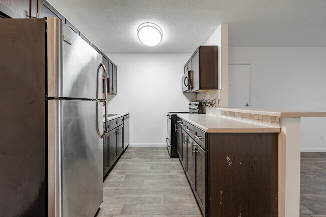 Skyline Apartments in Wichita, KS - Foto de edificio - Interior Photo