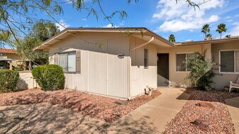 19445 N Star Ridge Dr in Sun City West, AZ - Building Photo