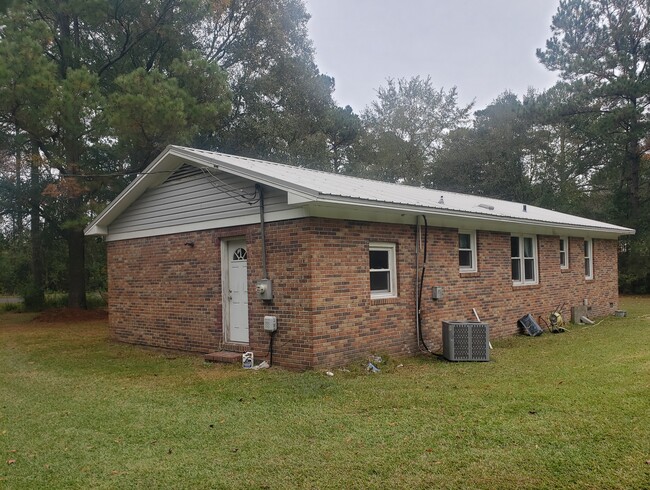 254 Harrell Rd in Burgaw, NC - Building Photo - Building Photo