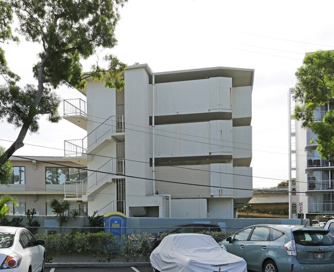 2873 S King St in Honolulu, HI - Building Photo - Building Photo