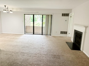 805 Mountainview Dr in Chesterbrook, PA - Building Photo - Building Photo