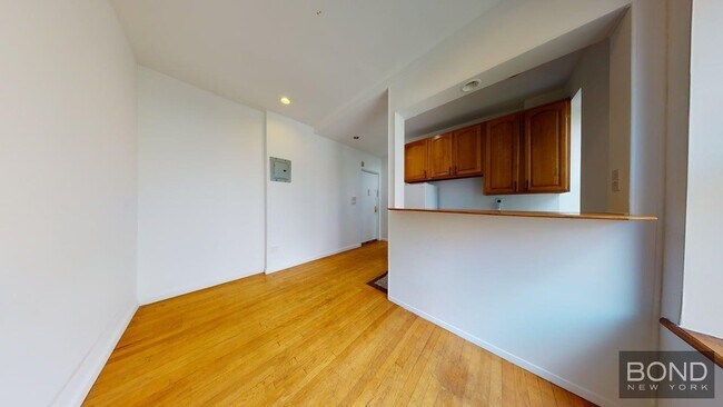214 First Avenue in Manhattan, NY - Building Photo - Building Photo