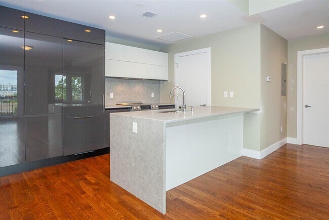 property at 906 E 2nd St