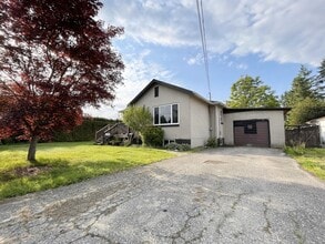 45930 Berkeley Ave in Chilliwack, BC - Building Photo - Building Photo