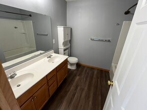 348 Jolly Ln in Columbia Heights, MN - Building Photo - Building Photo