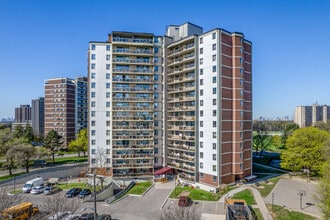 Godstone Place in Toronto, ON - Building Photo - Building Photo