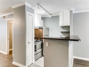 4525 Gilbert Ave in Dallas, TX - Building Photo - Building Photo