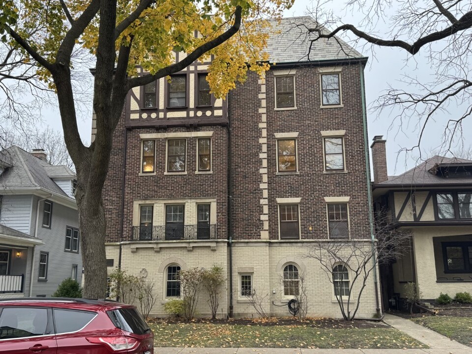 1114 Maple Ave in Evanston, IL - Foto de edificio