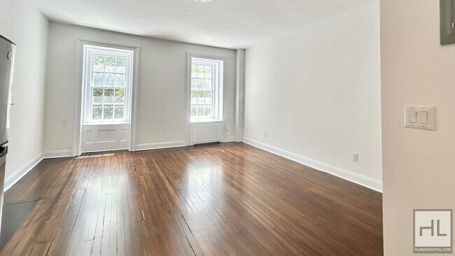 property at 39 E 65th St