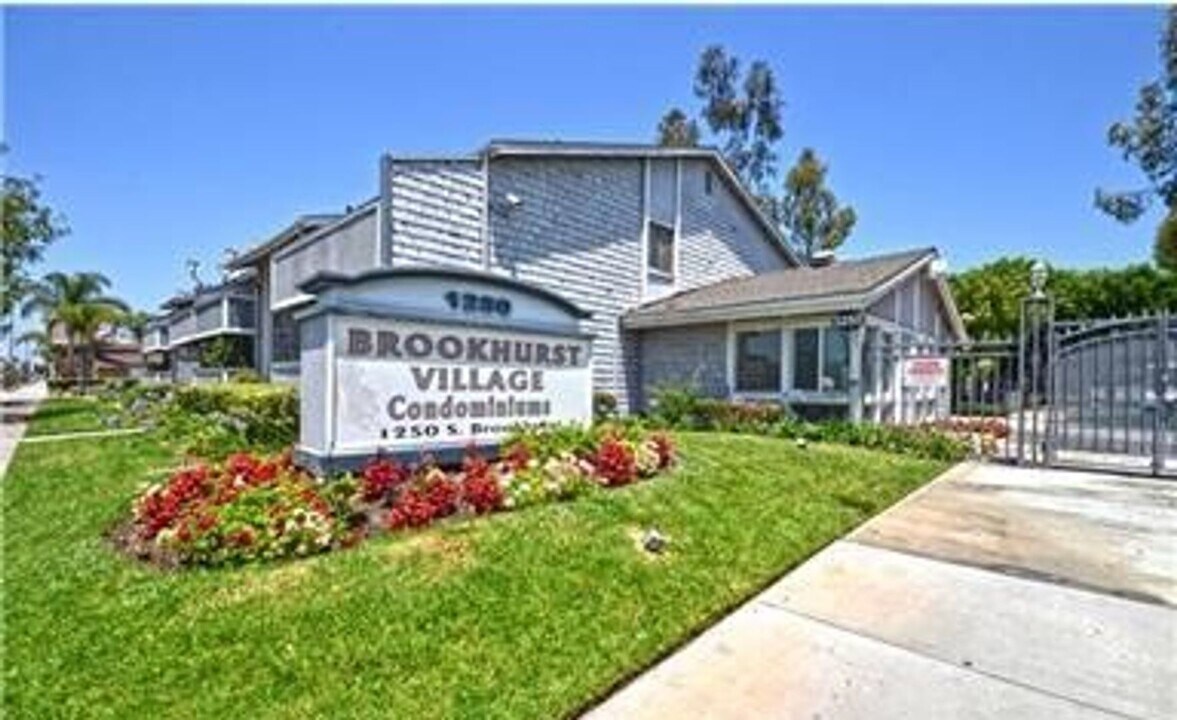 1250 S Brookhurst St in Anaheim, CA - Building Photo