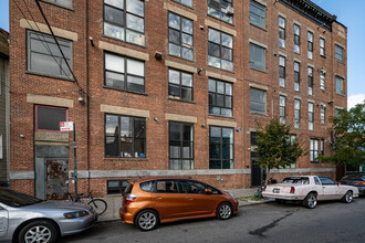 657 Morgan Ave in Brooklyn, NY - Building Photo - Building Photo