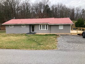 222 Bank Dr in Fall Branch, TN - Building Photo