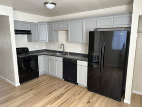 631 Highline Dr, Unit 631 1/2 in Clifton, CO - Building Photo - Building Photo