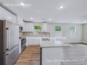 4007 Rogers St in North Little Rock, AR - Building Photo - Building Photo