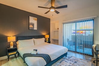 7455 N 95th Ave in Glendale, AZ - Building Photo - Building Photo