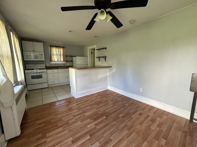 16 Starview Ave in Waterbury, CT - Building Photo - Building Photo