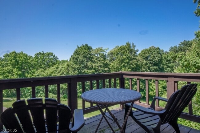 2 Falkenstein Dr in Vernon, NJ - Building Photo - Building Photo