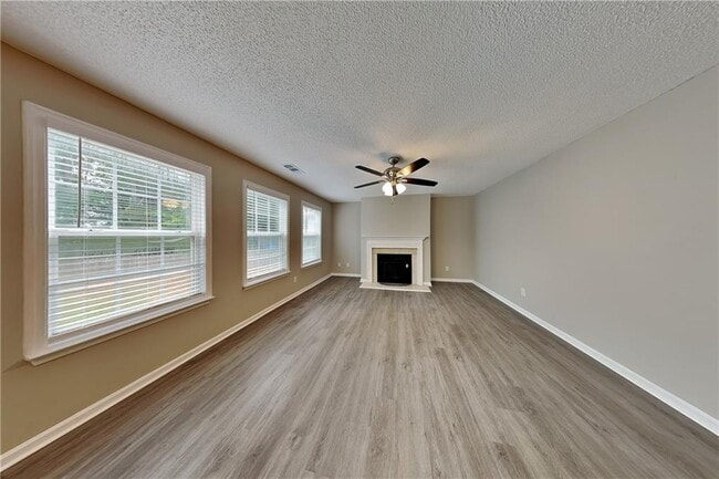 1128 Grandview Cir in Powder Springs, GA - Building Photo - Building Photo