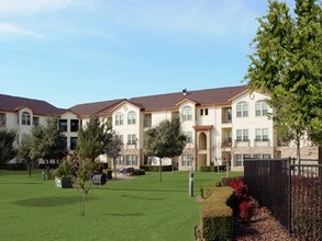 Buena Vista Seniors Community in Cleburne, TX - Foto de edificio - Building Photo