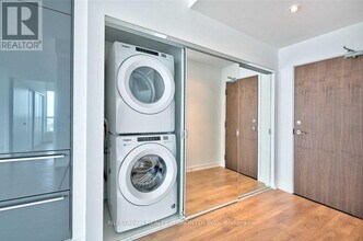 115 McMahon Dr in Toronto, ON - Building Photo - Building Photo