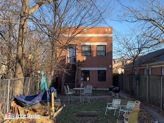 639 N Troy St, Unit G08C in Chicago, IL - Building Photo - Building Photo