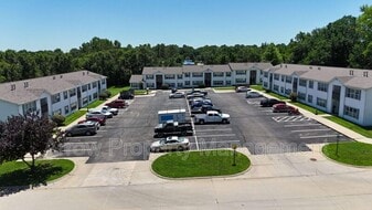 1015 14th St in Wamego, KS - Building Photo