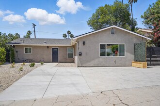 20721 Clark St, Unit Main House in Woodland Hills, CA - Building Photo - Building Photo