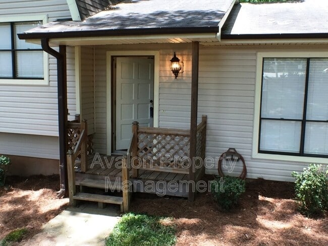 5040 Woodland Dr NW in Kennesaw, GA - Building Photo - Building Photo