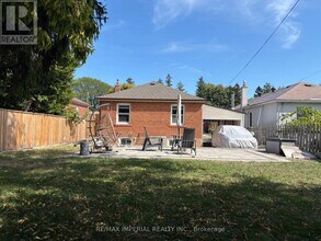 74 Wye Valley Rd in Toronto, ON - Building Photo - Building Photo