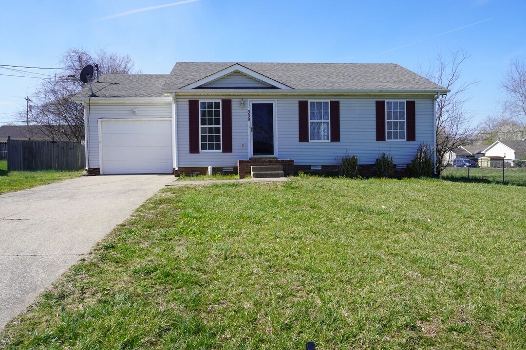 939 Van Buren Ave in Oak Grove, KY - Building Photo