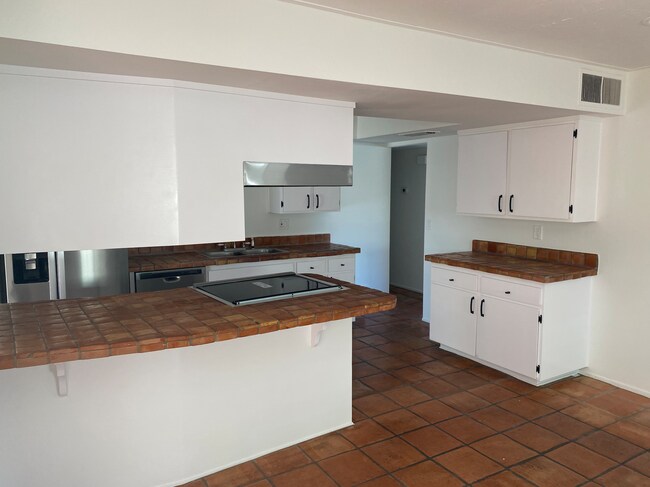 8537 E Valley Vista Dr in Scottsdale, AZ - Foto de edificio - Building Photo