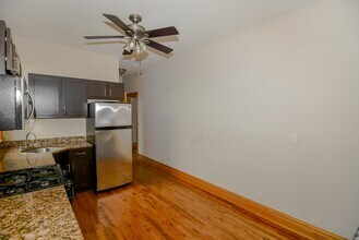 1148 W Waveland Ave, Unit J08P in Chicago, IL - Building Photo - Building Photo