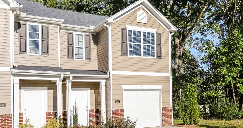 RiVera Townes in Burlington, NC - Foto de edificio