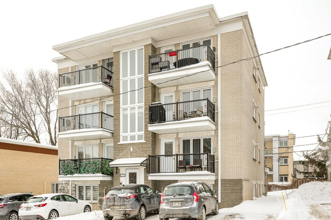 2837 Saint-Narcisse Av in Québec, QC - Building Photo - Building Photo