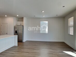 8389 Flagpole Loop Ave in Las Vegas, NV - Building Photo - Building Photo
