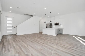 778 W Tidwell Rd in Houston, TX - Building Photo - Building Photo