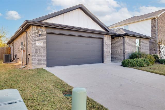 2825 Andesite Ln in Fort Worth, TX - Building Photo - Building Photo