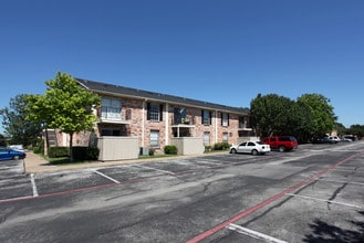 Lockwood Heights in Richardson, TX - Foto de edificio - Building Photo