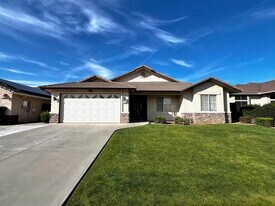 11116 Southwales Ct in Bakersfield, CA - Building Photo