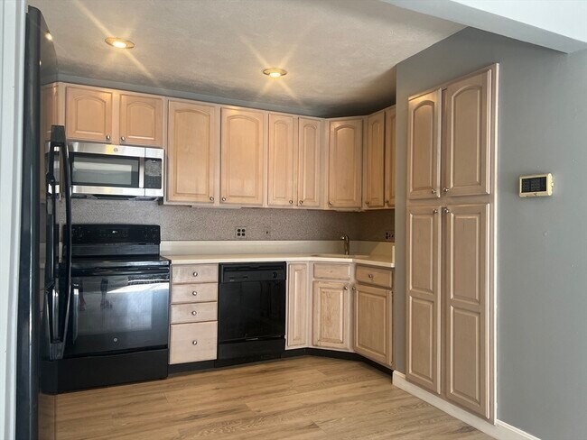 222 Winthrop Shore Dr in Winthrop, MA - Building Photo - Building Photo
