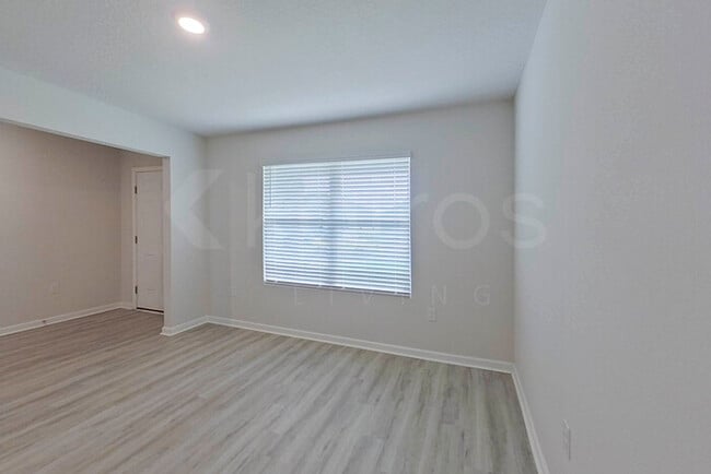 412 Monarch Ln in Pensacola, FL - Foto de edificio - Building Photo