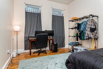 415 Fairmount Ave, Unit 415 Fairmount Ave. Front in Philadelphia, PA - Building Photo - Building Photo