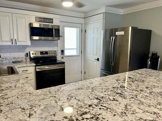 885 Santa Rosa Blvd in Fort Walton Beach, FL - Building Photo - Building Photo