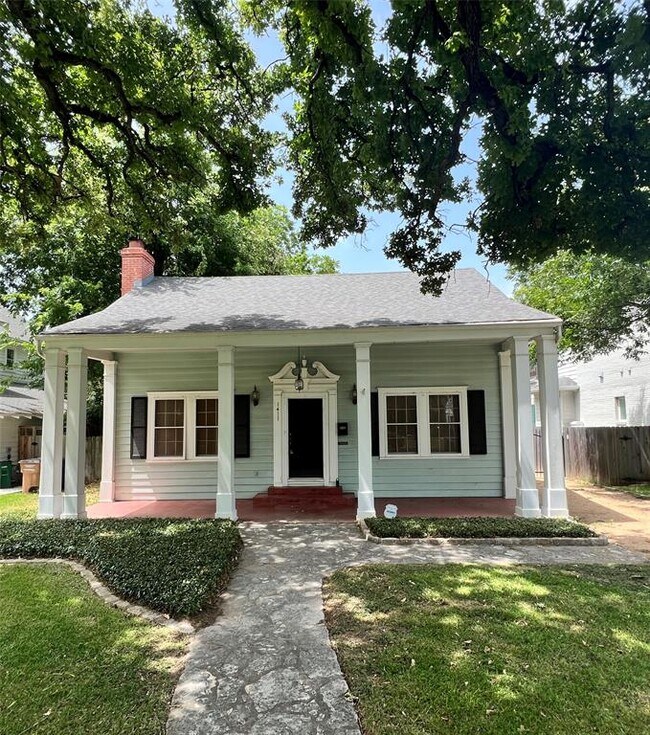 1411 Westover Rd in Austin, TX - Building Photo - Building Photo