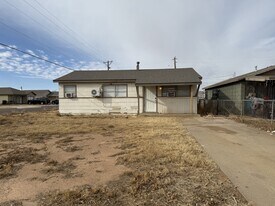 824 Vanda Ave in Lubbock, TX - Building Photo